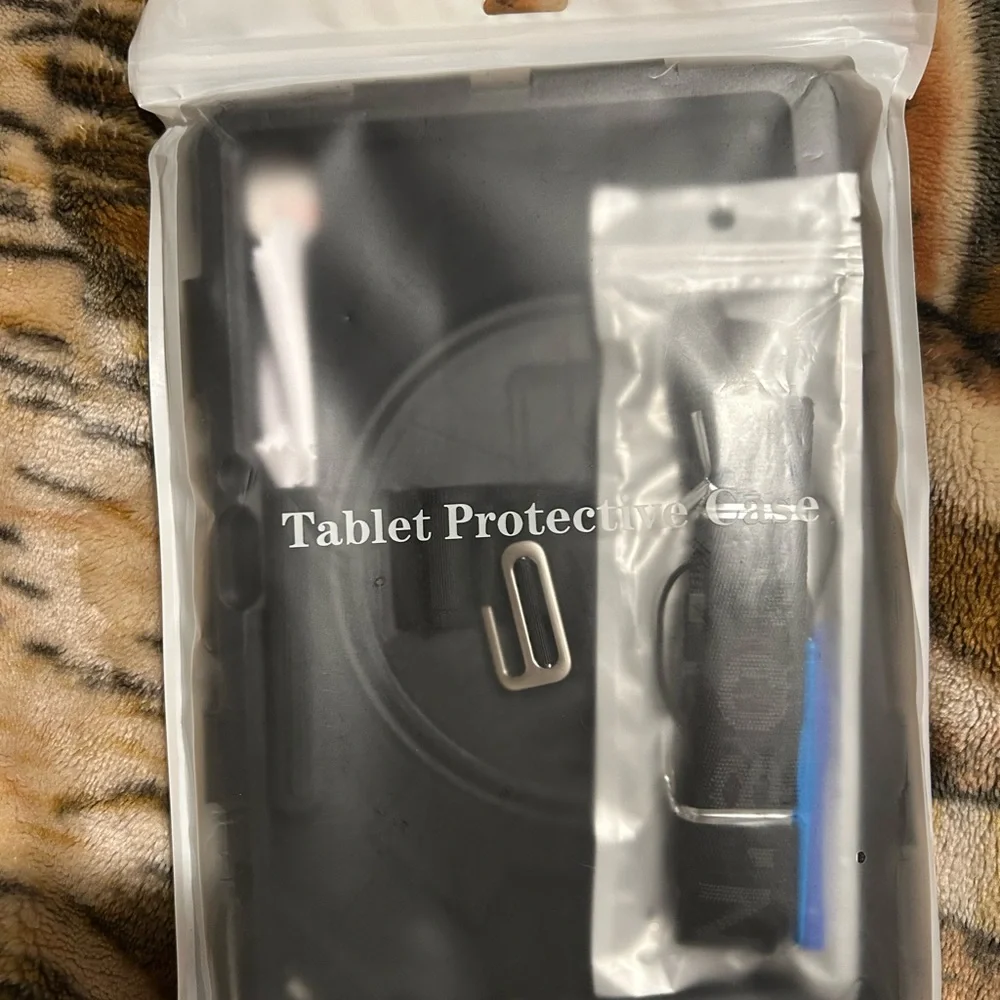 Samsung Black Protective Tablet Case with Hand Strap